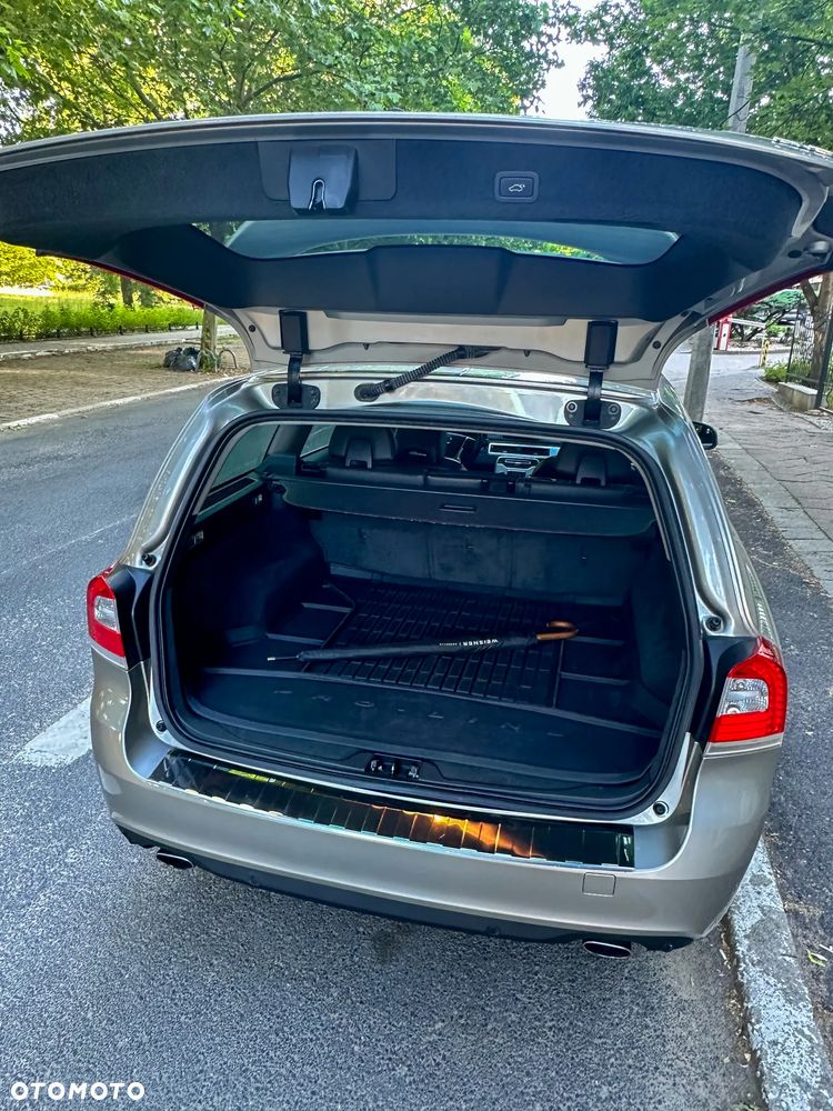 Volvo V70 D5 AWD Summum - 26