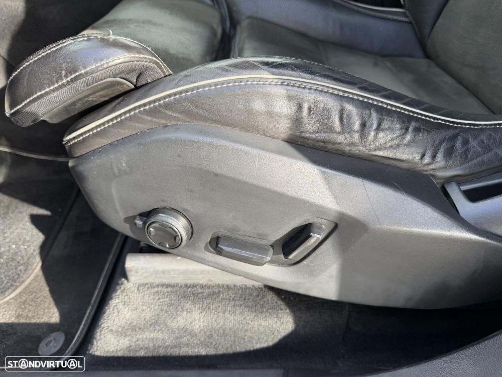 Volvo XC 90 2.0 D4 R-Design - 21