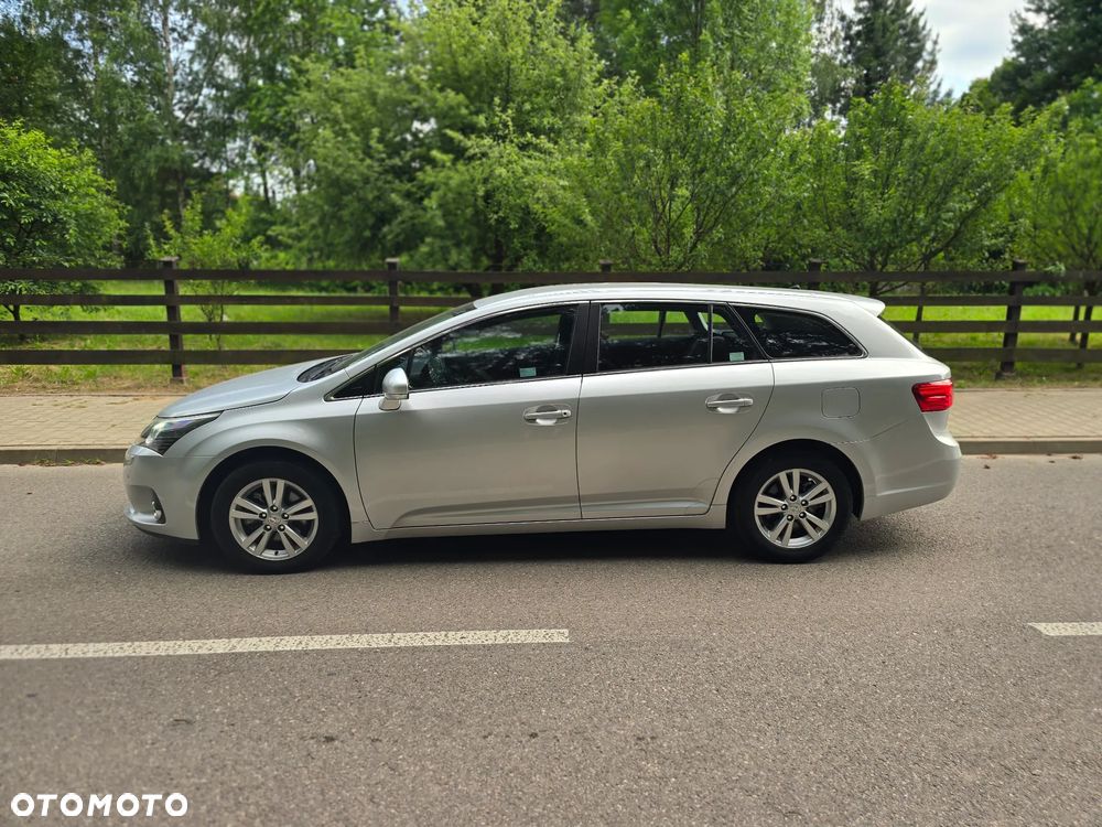 Toyota Avensis 2.0 D-4D Premium - 18