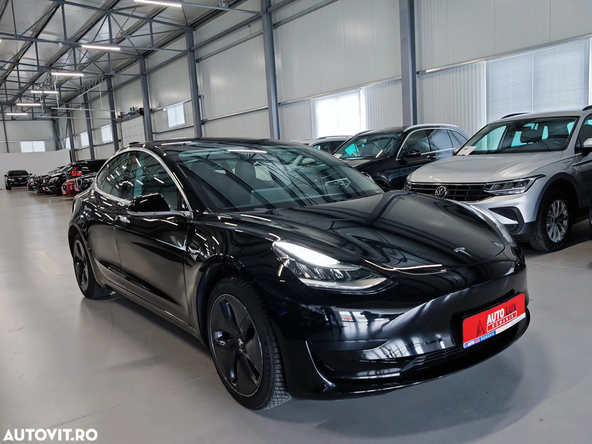 Tesla Model 3 Standard Reichweite Plus Hinterradantrieb - 2