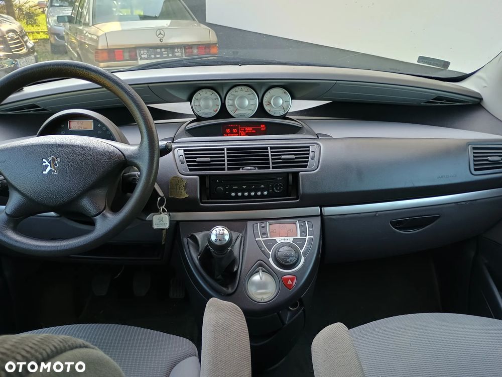Peugeot 807 - 8