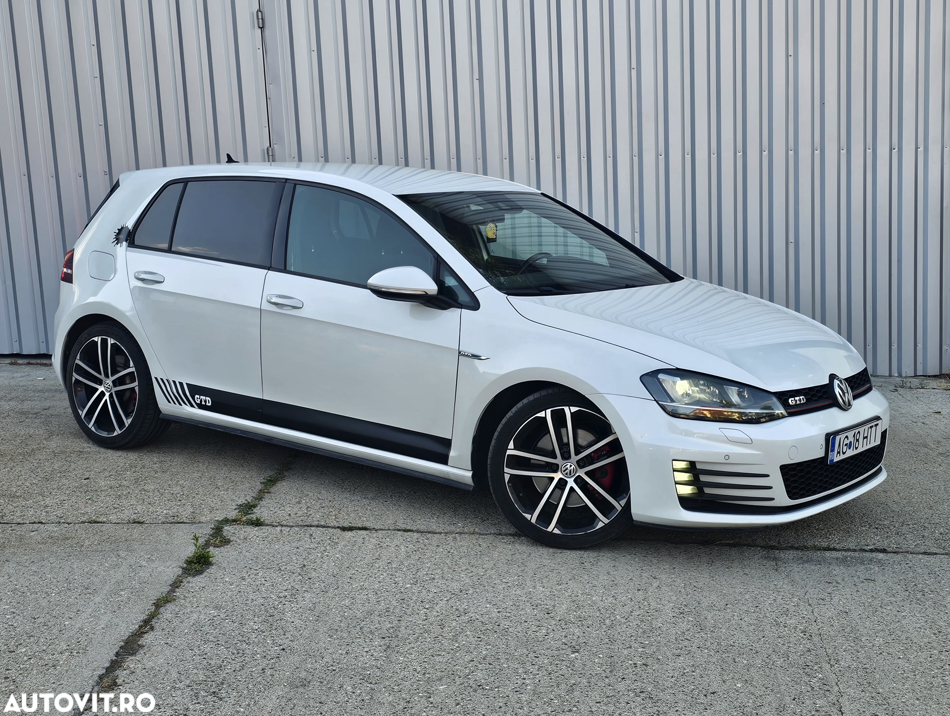 Volkswagen Golf 2.0 TDI DSG GTD - 3