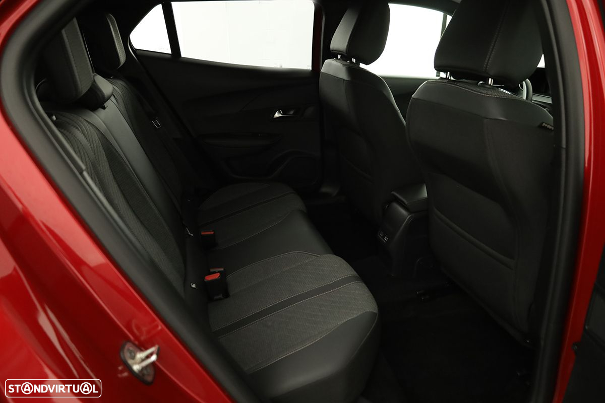 Peugeot 2008 1.2 PureTech Allure - 22