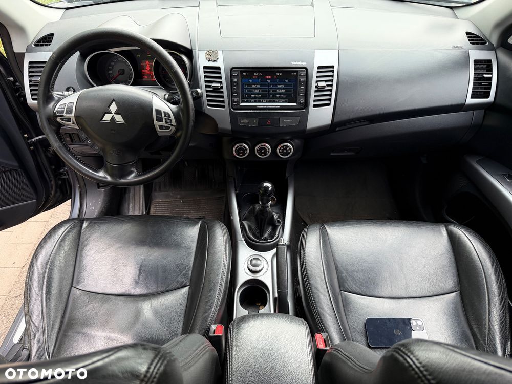 Mitsubishi Outlander 2.0 DID Instyle NAVI - 13
