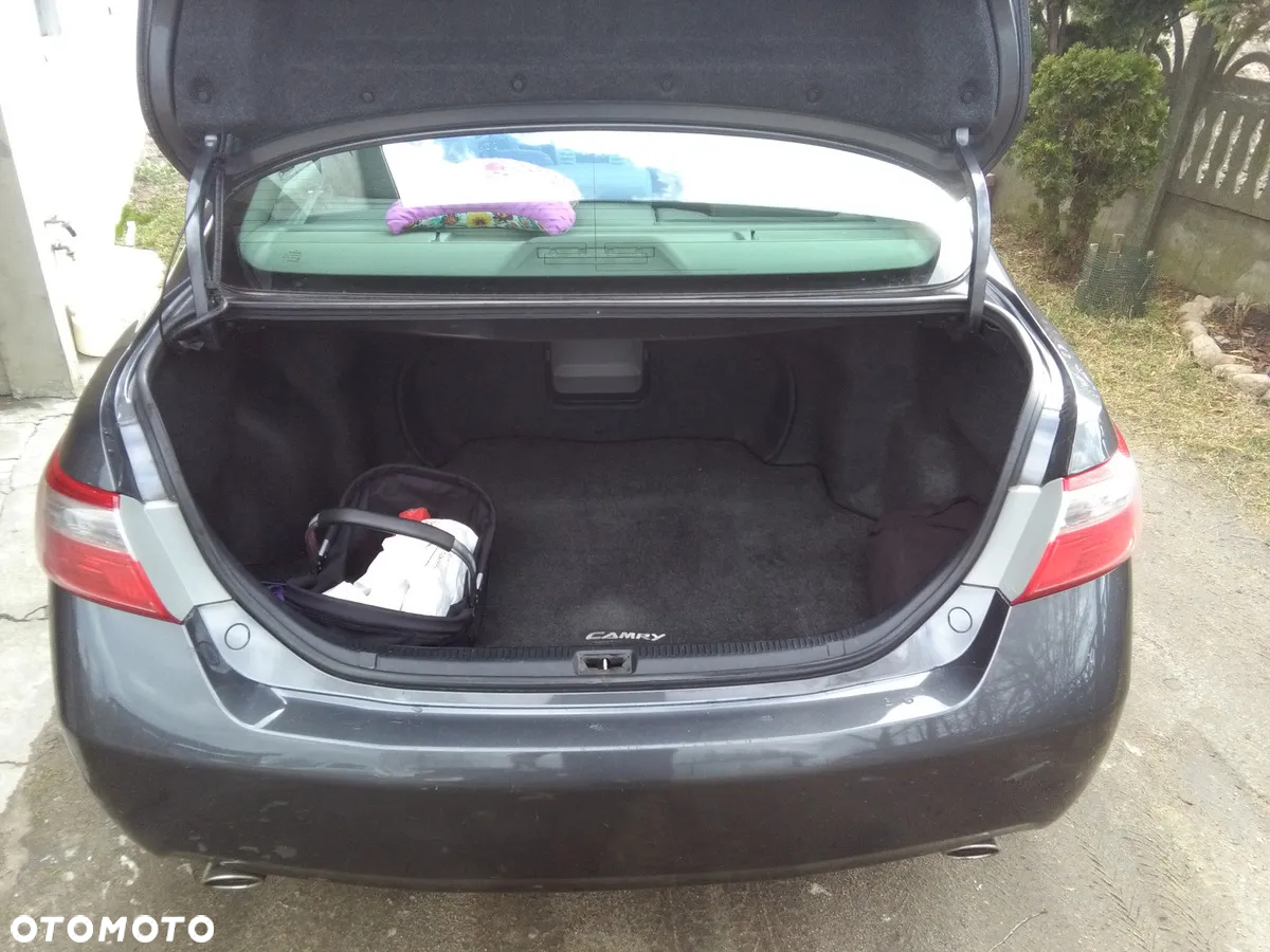Toyota Camry 3.5 V6 SE - 14