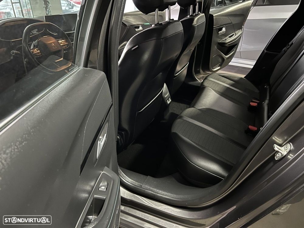 Peugeot 208 1.2 PureTech Allure - 11