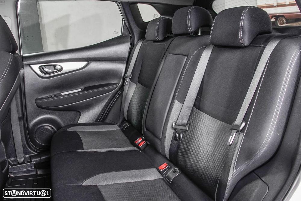 Nissan Qashqai 1.5 dCi N-Connecta RS+PS - 10