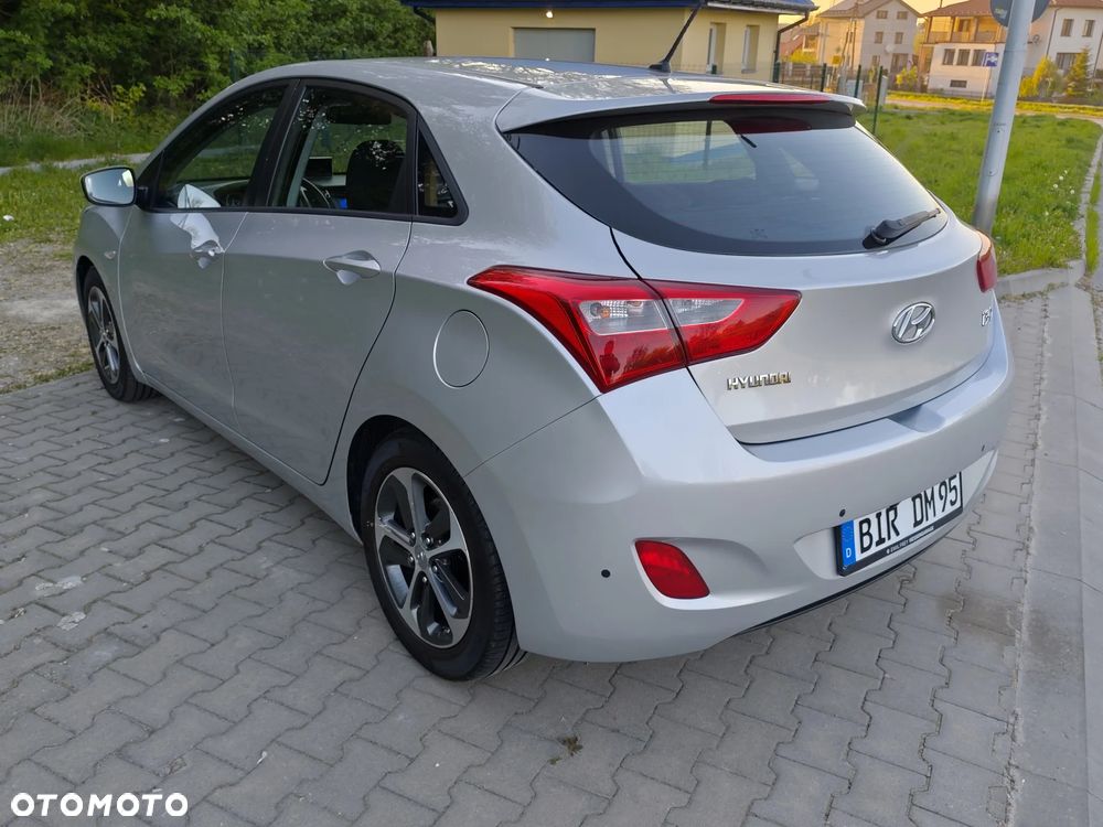 Hyundai i30 blue 1.4 Passion - 4