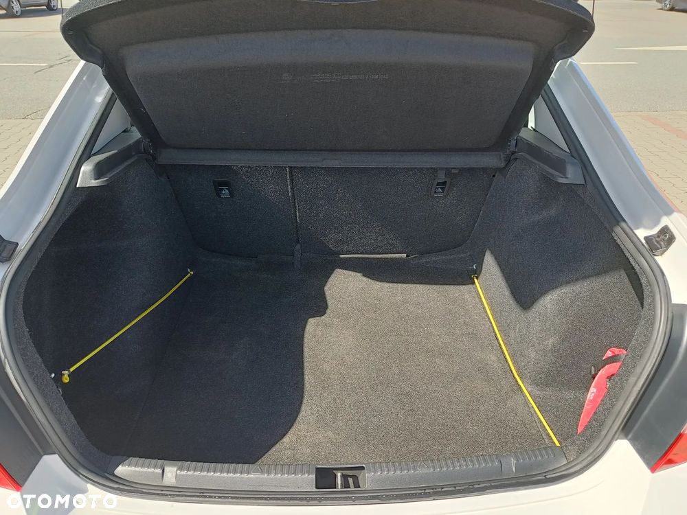Skoda RAPID 1.2 TSI Ambition DSG - 19