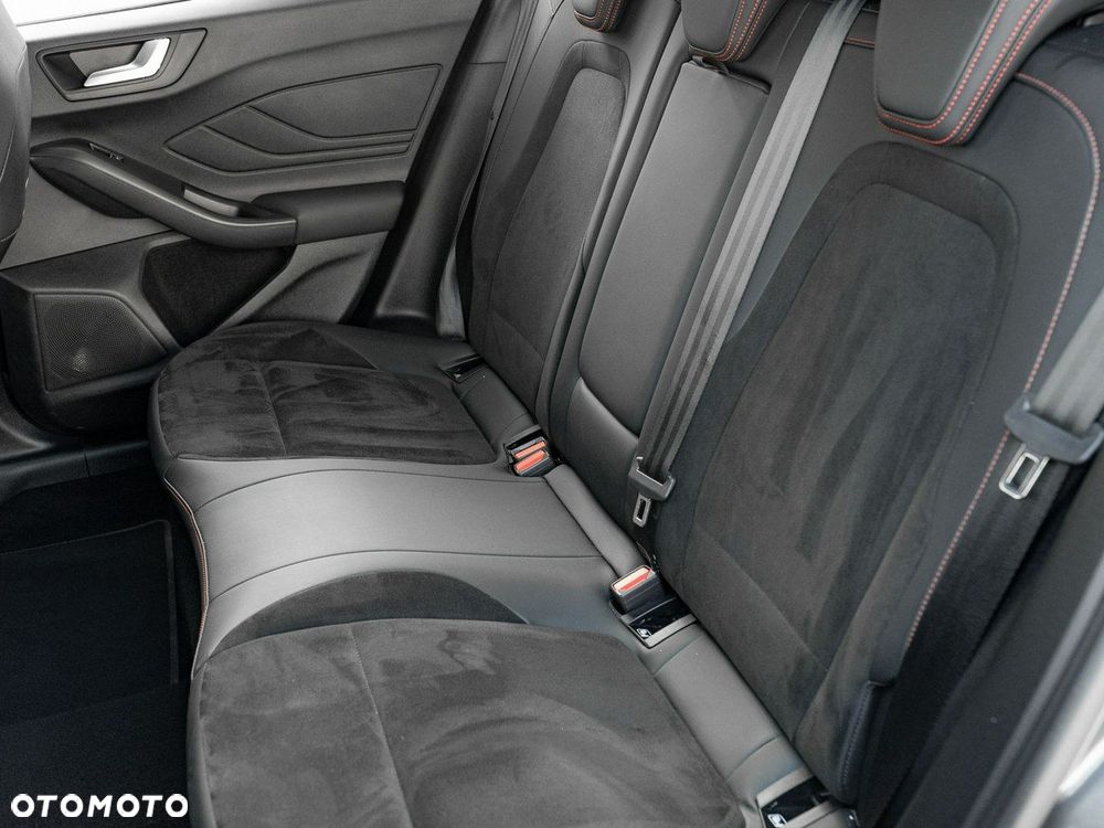 Ford Focus 2.3 EcoBoost ST X - 29