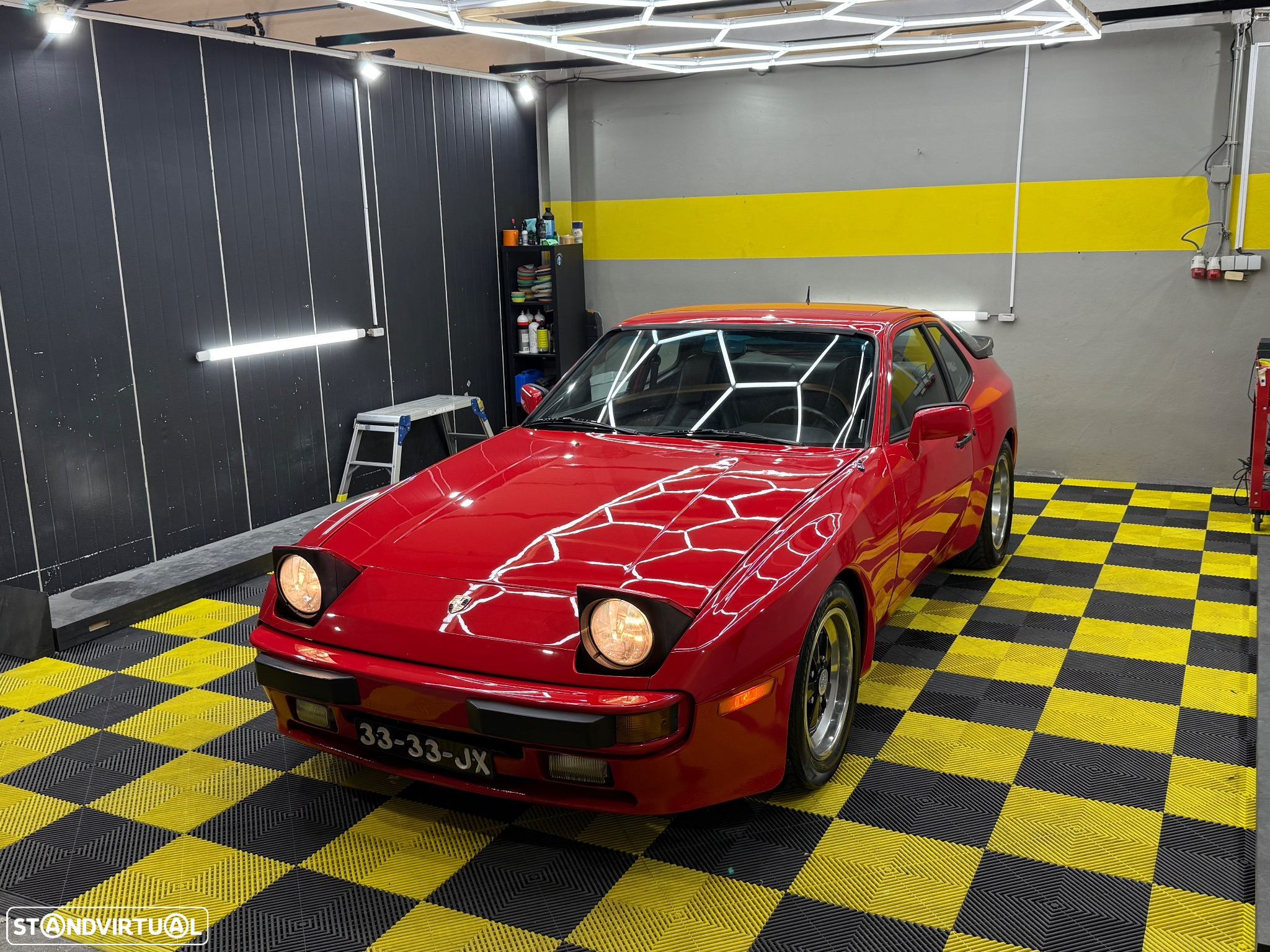 Porsche 944 Standard - 36