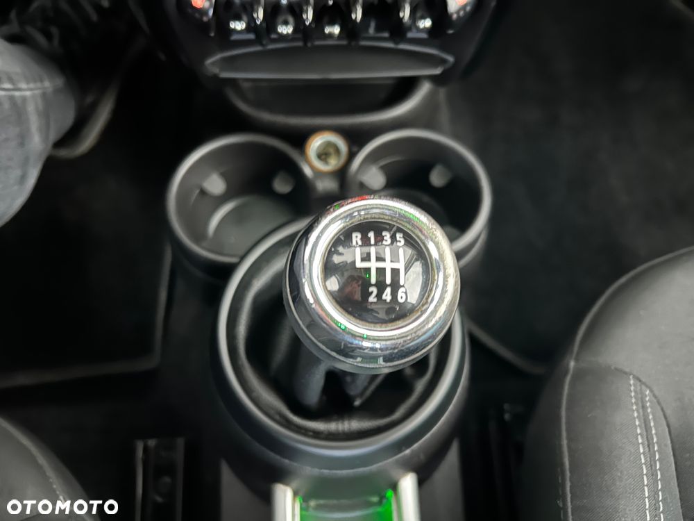 MINI Countryman One D Blackyard - 36