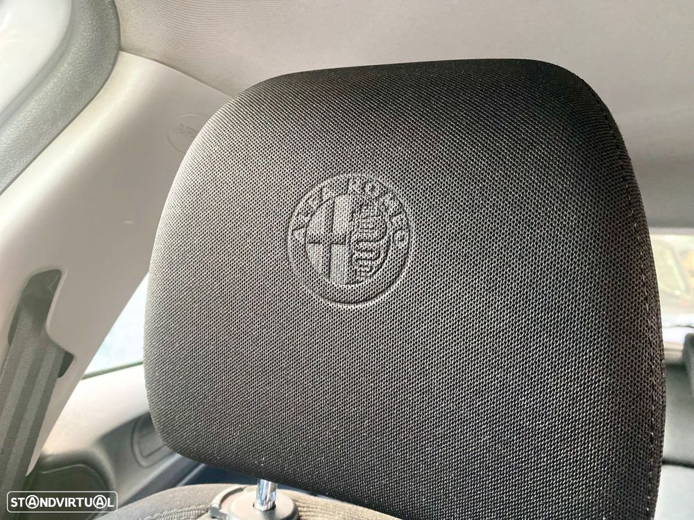 Alfa Romeo Giulietta 1.6 JTDm Corporate - 13