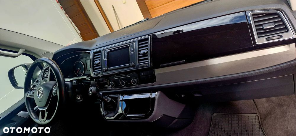 Volkswagen Multivan - 15