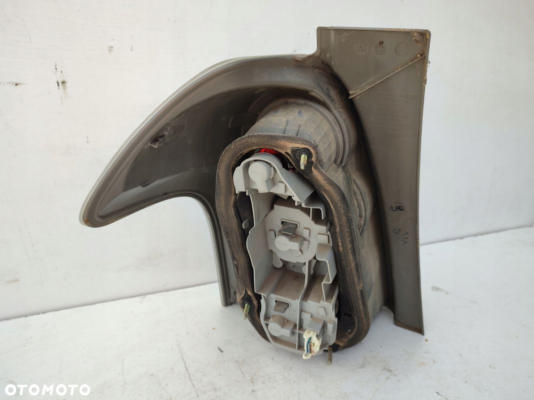 Lampa prawy tył TOYOTA COROLLA VERSO II EUROPA 04-09 - 5