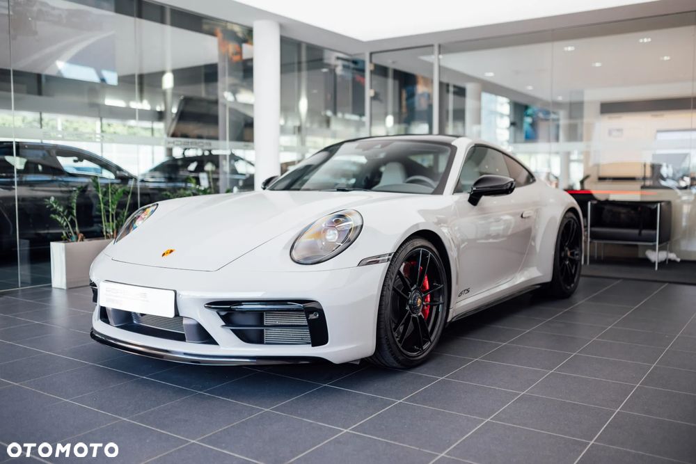 Porsche 911 Carrera GTS - 5
