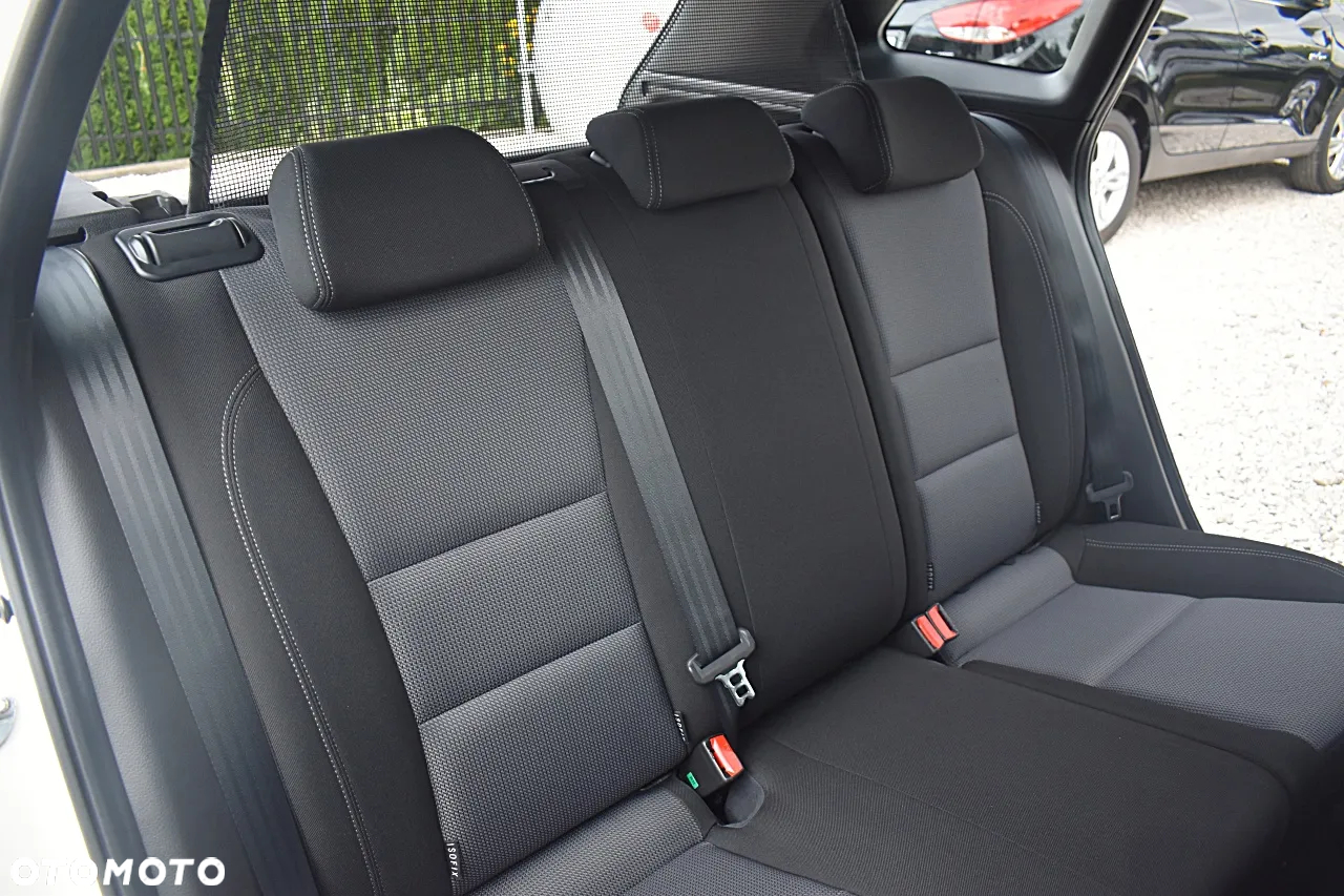 Hyundai i30 1.6 D Premium - 21
