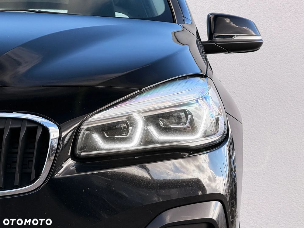BMW Seria 2 218d - 7