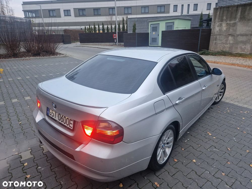 BMW Seria 3 318i Edition Sport - 9