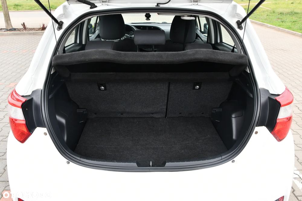 Toyota Yaris Hybrid 100 Premium EU6 - 32