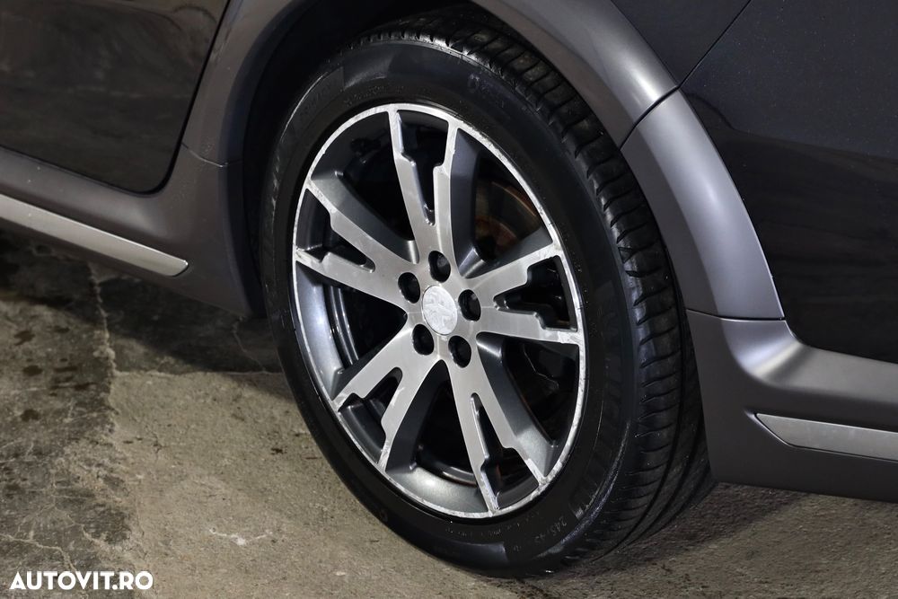 Peugeot 508 RXH Hybrid4 - 33