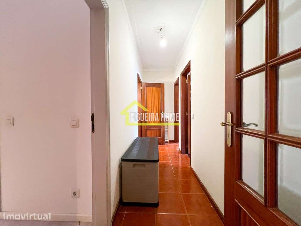 T3 com Garagem e Suite a Poucos Minutos da Praia - Grande imagem: 4/19