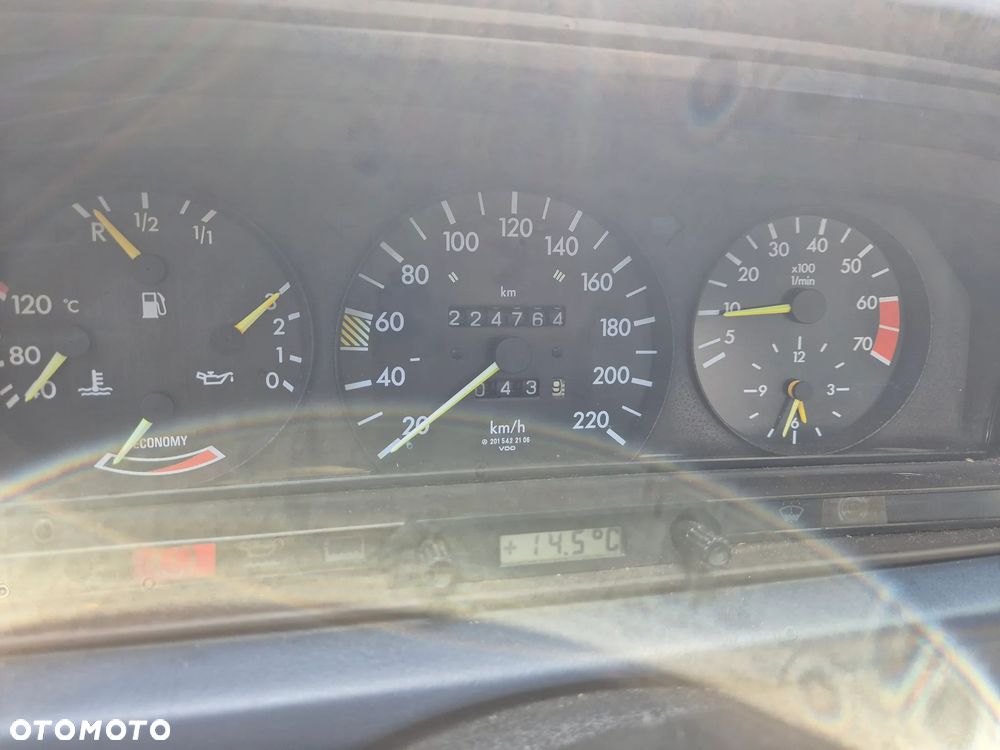 Mercedes-Benz W201 (190) - 2