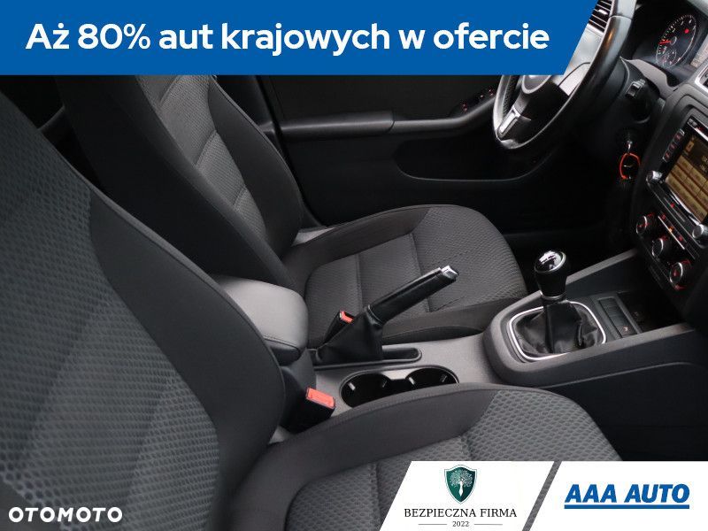 Volkswagen Jetta - 10