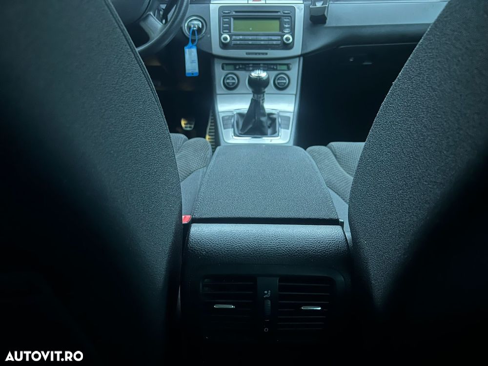 Volkswagen Passat 2.0 TDI DPF Comfortline - 17