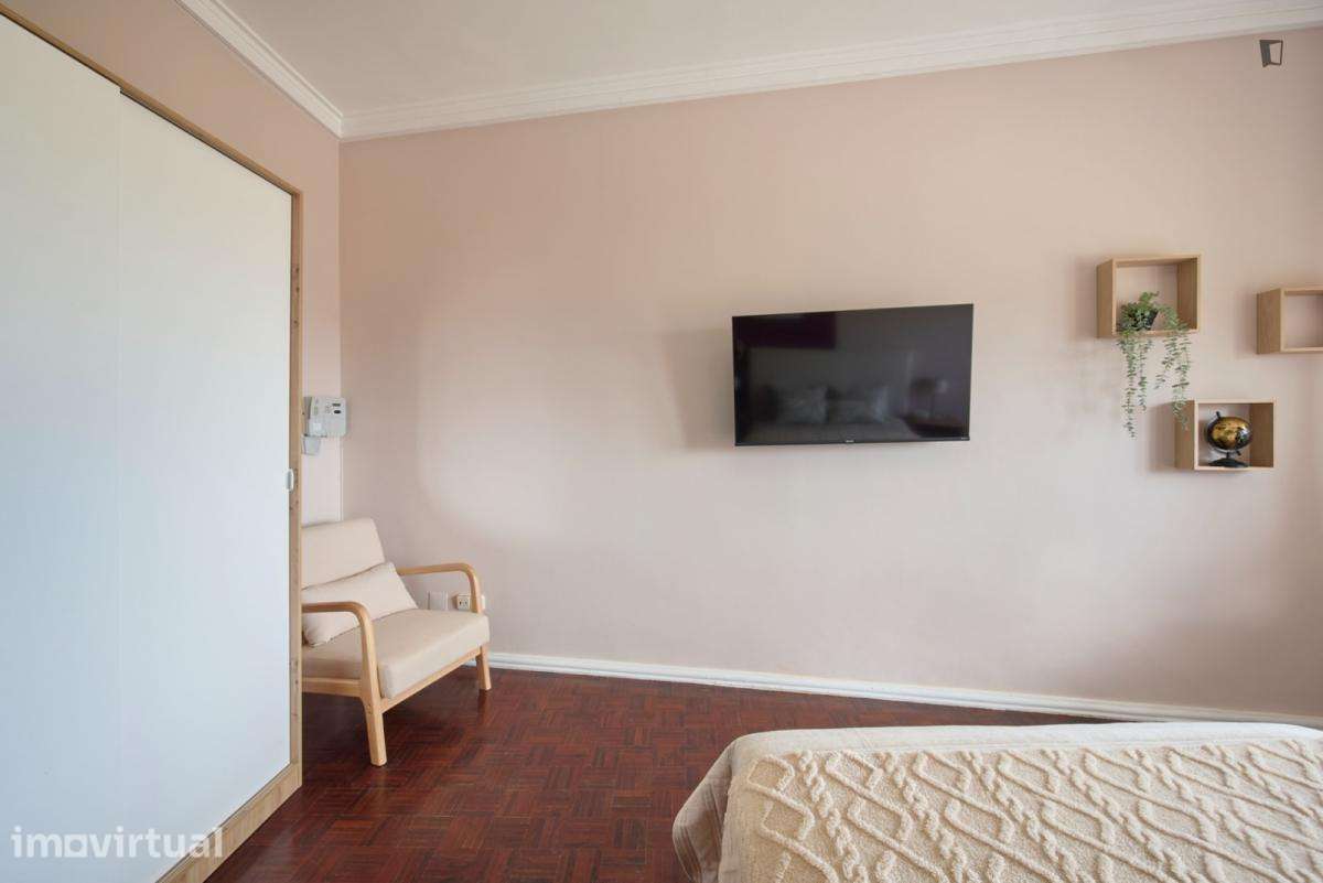 Quarto - localizado em Alameda Lisbon - Grande imagem: 4/24