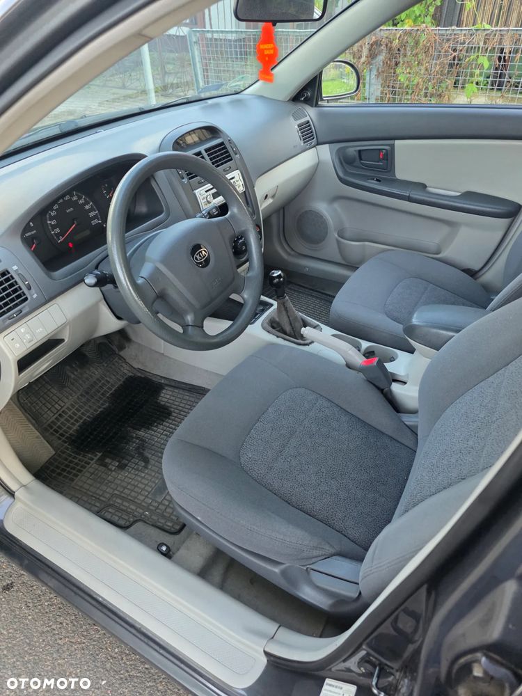 Kia Cerato 2.0 EX - 9