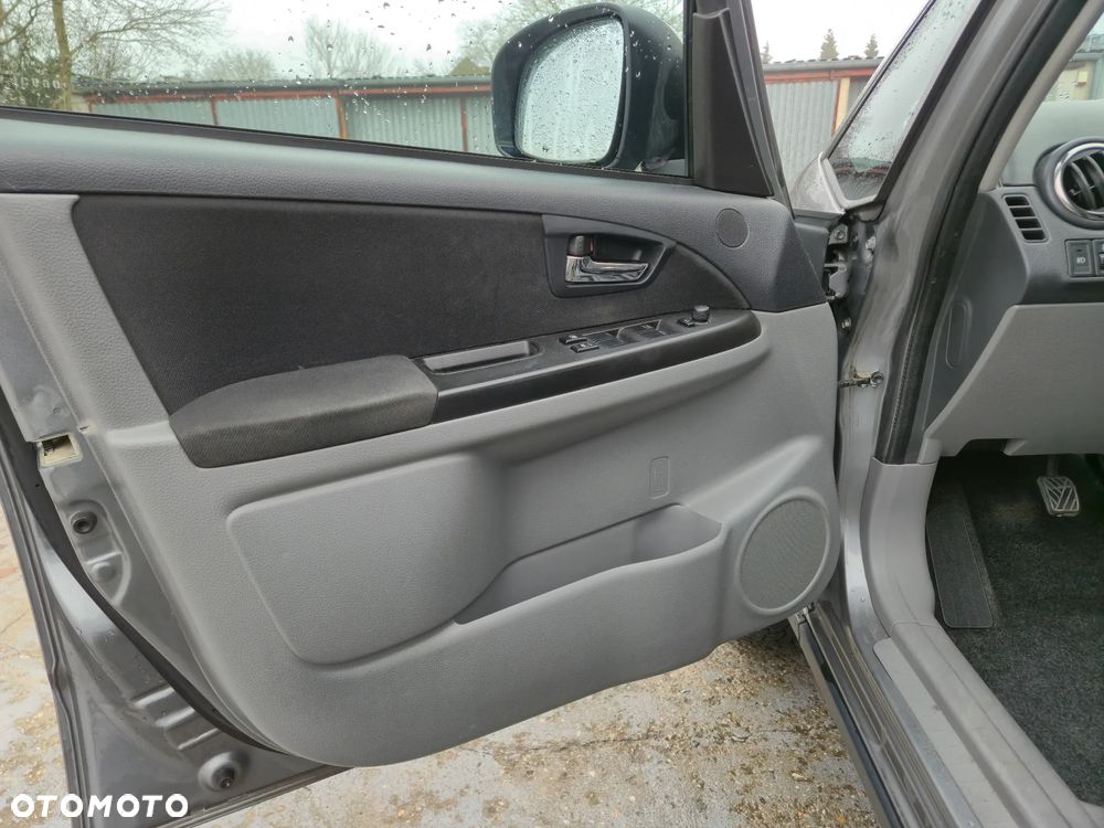 Suzuki SX4 2.0 DDiS Explore 4WD - 19