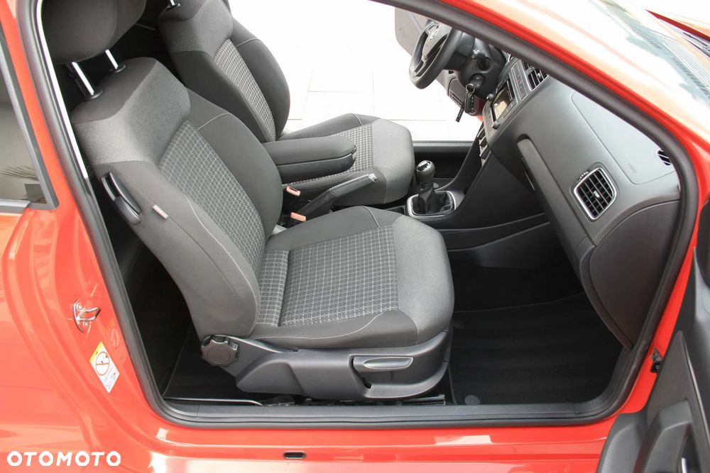Volkswagen Polo 1.0 Comfortline - 25