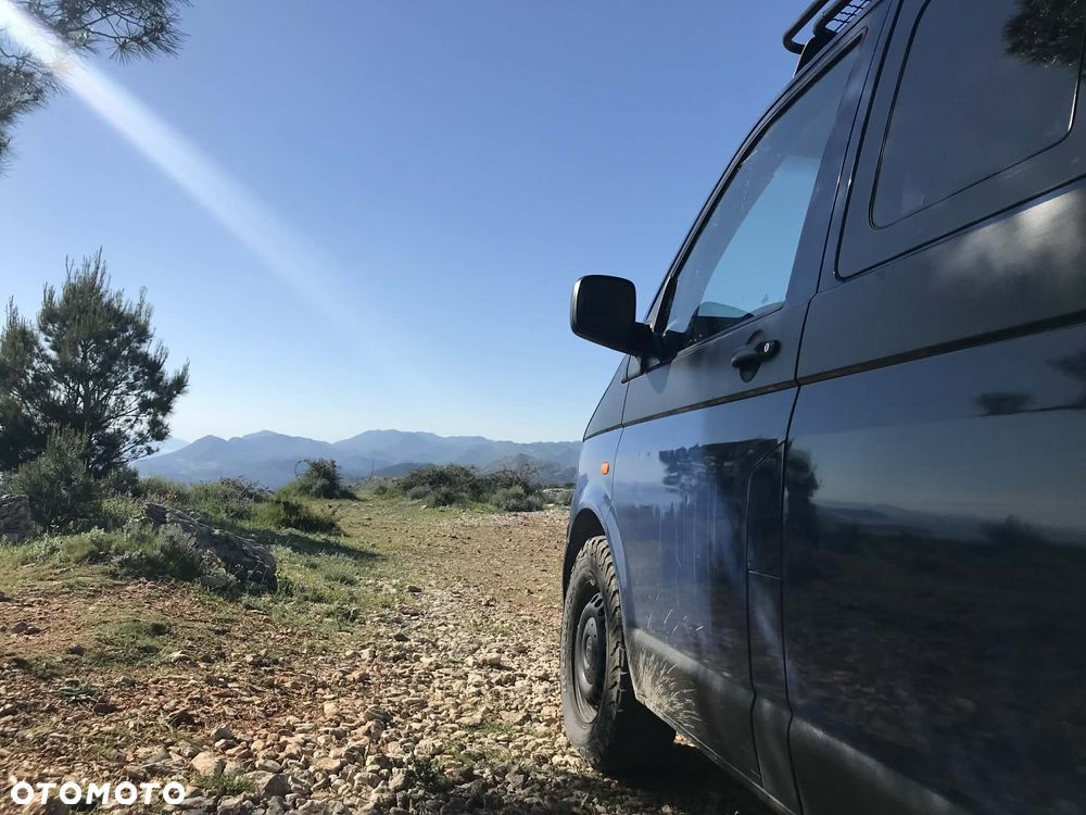 Volkswagen Transporter - 1