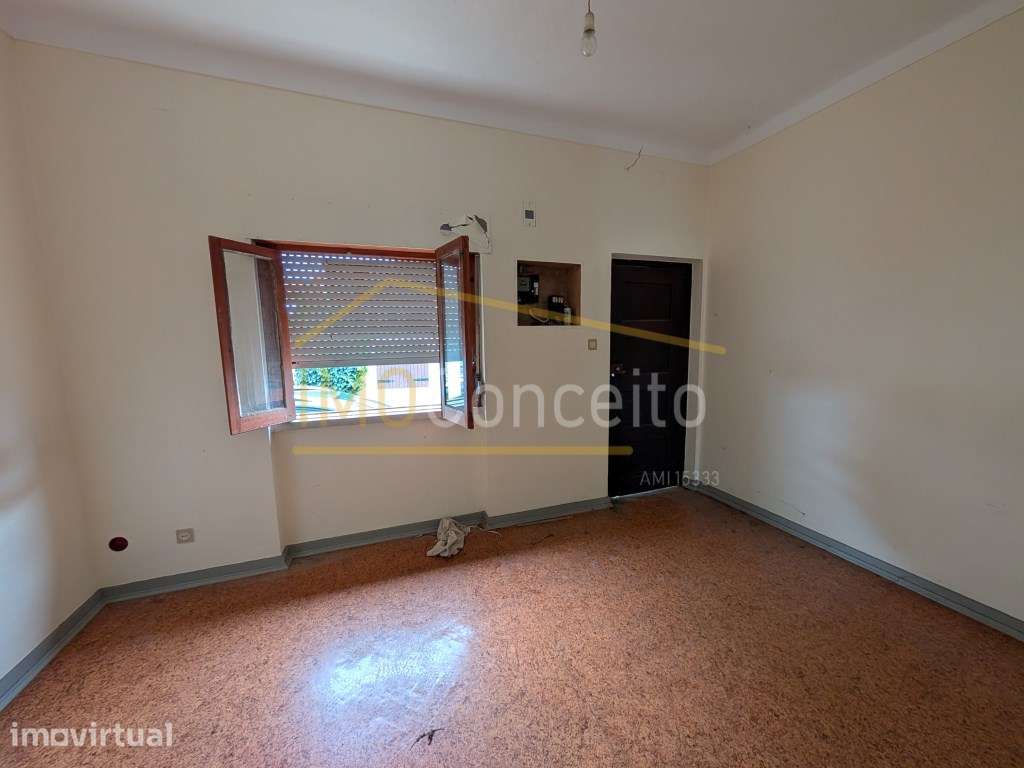 Moradia T3+ terreno + garagem para remodelação Assentis - Grande imagem: 5/39