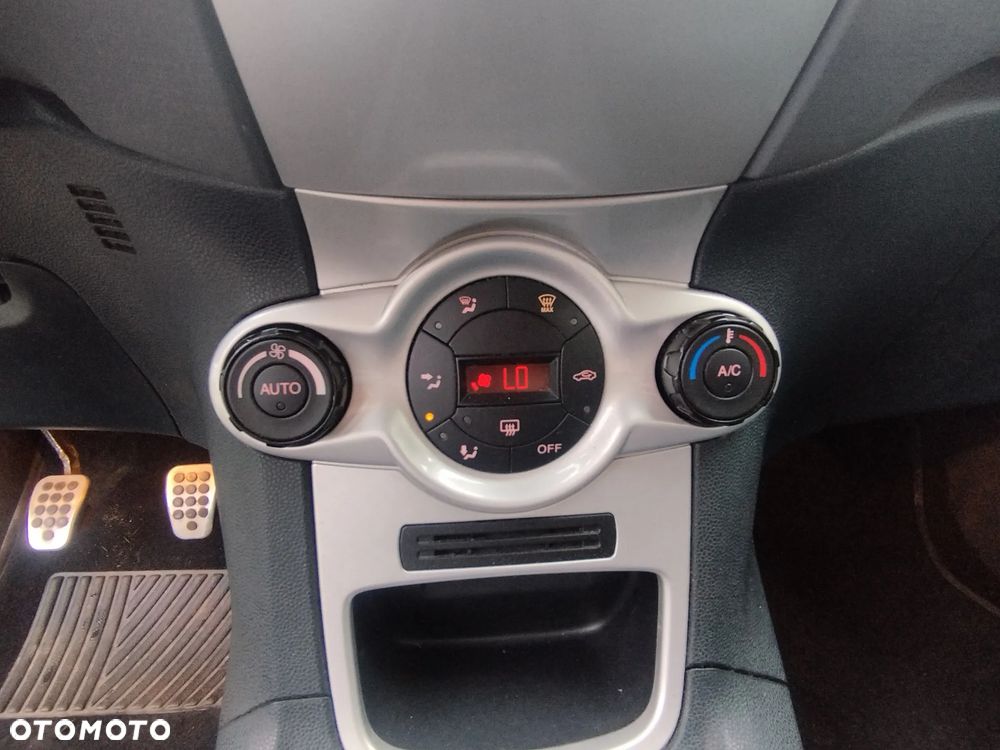 Ford Fiesta 1.25 Titanium - 37