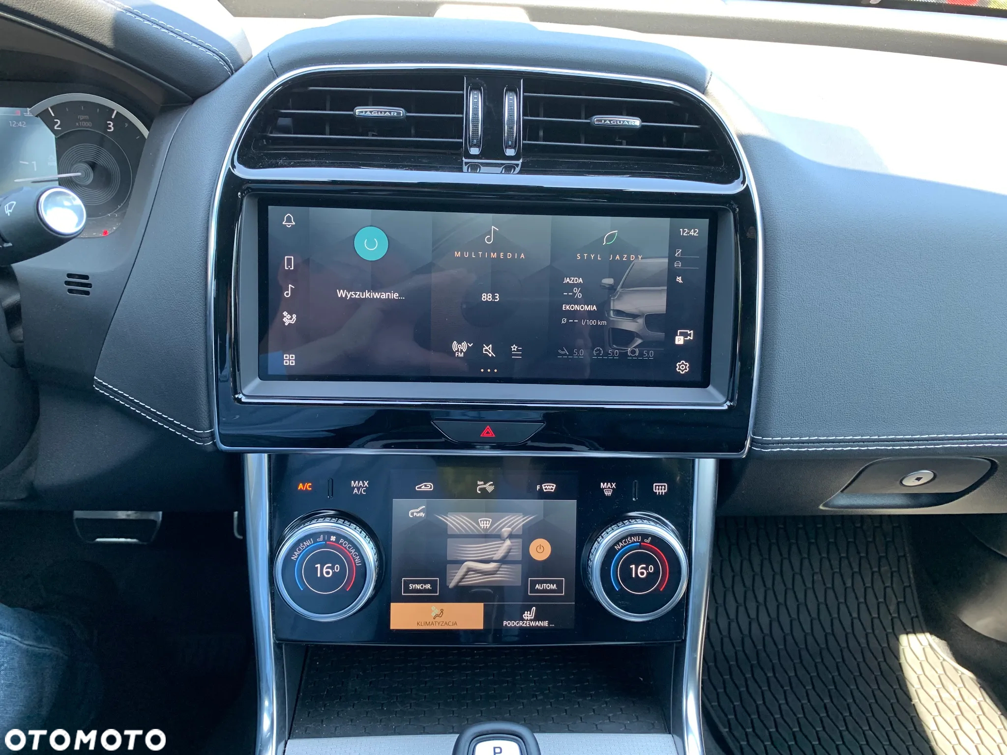 Jaguar XE 2.0 D200 mHEV AWD R-Dynamic SE - 15