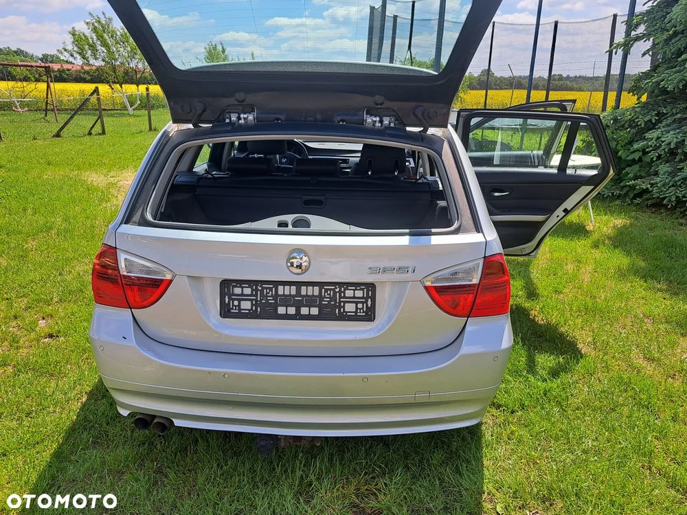 BMW Seria 3 325i - 3