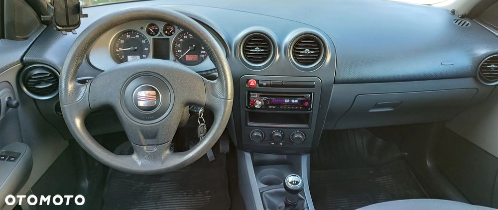 Seat Ibiza 1.4 16V Reference - 8