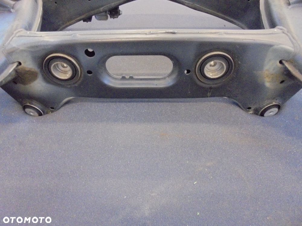 MERCEDES E KLASA W213 WOZEK TYLNY TYL BELKA - 6