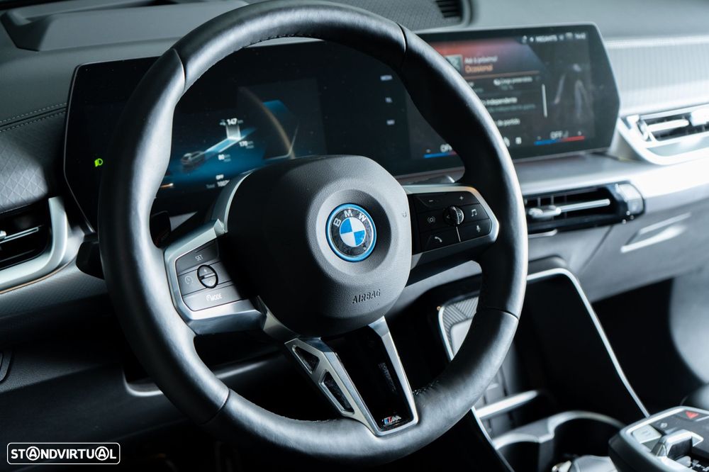BMW iX2 eDrive20 Pack Desportivo M - 19