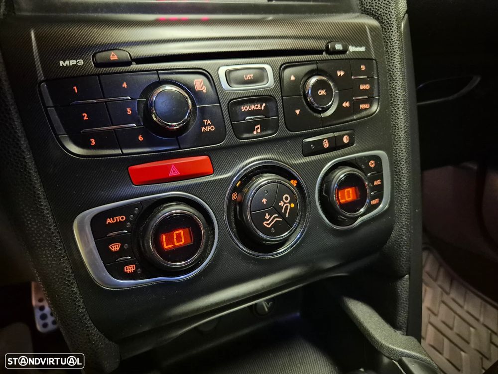 Citroën DS4 1.6 e-HDi So Chic - 17