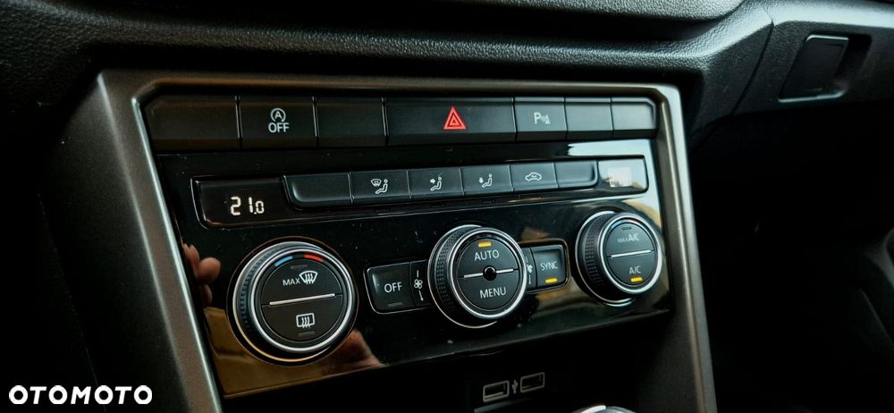 Volkswagen T-Roc - 22