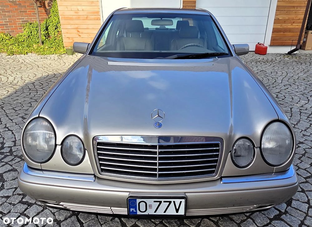 Mercedes-Benz Klasa E - 29