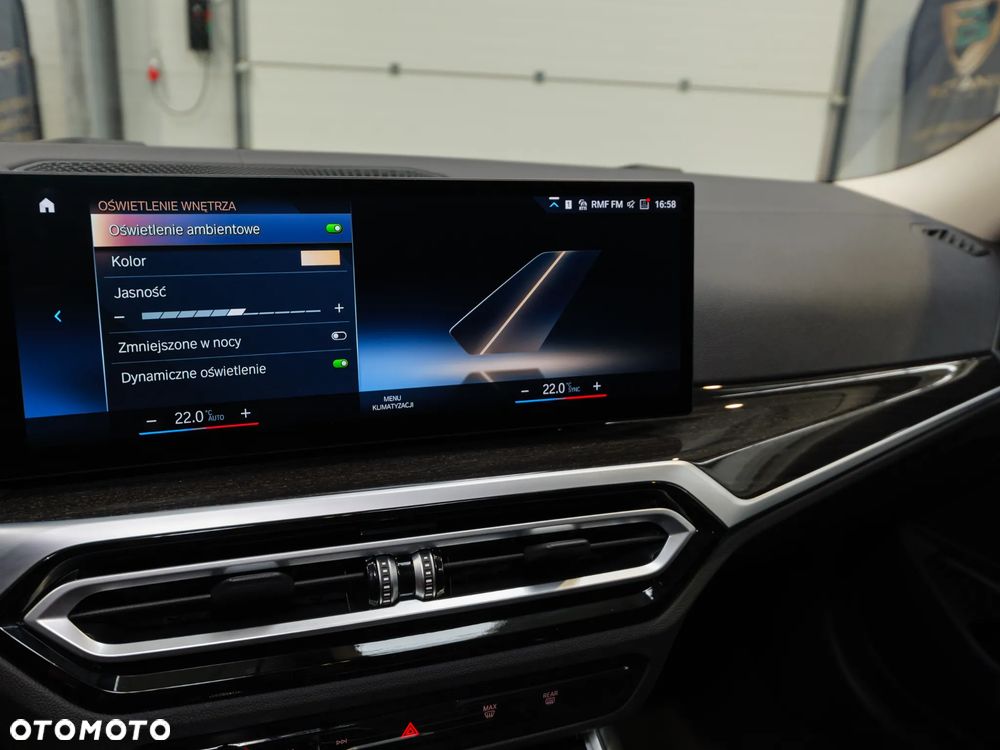 BMW Seria 3 320d xDrive mHEV - 32