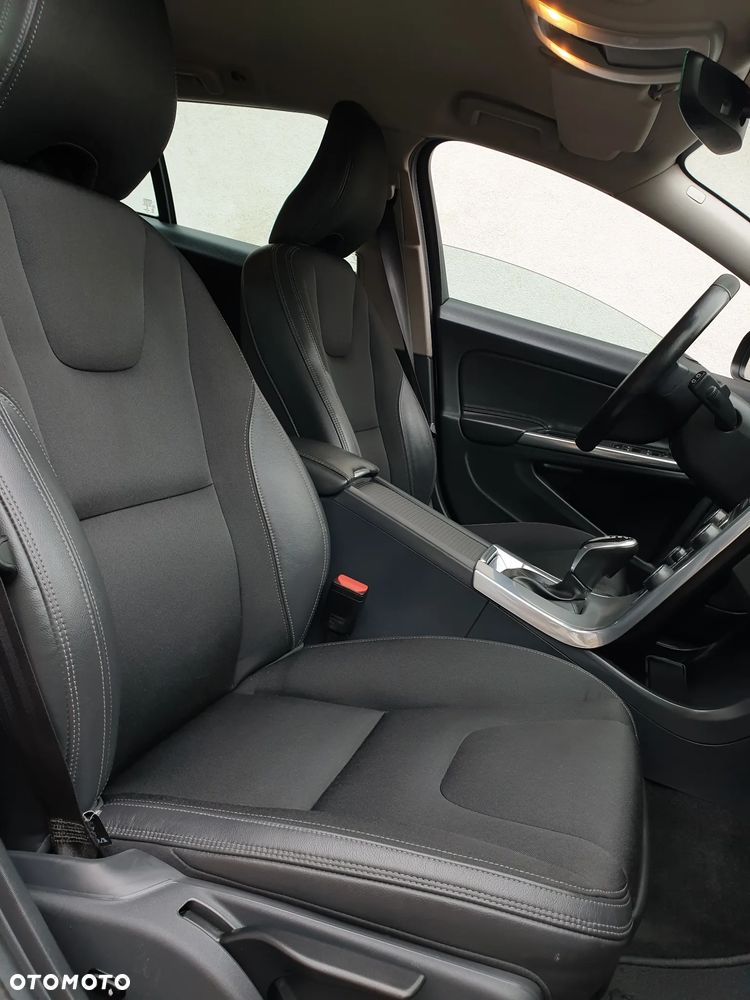 Volvo V60 D3 Geartronic Linje Svart - 34