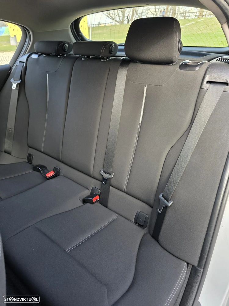 BMW 116 d EDynamics Line Sport — fotografia 8