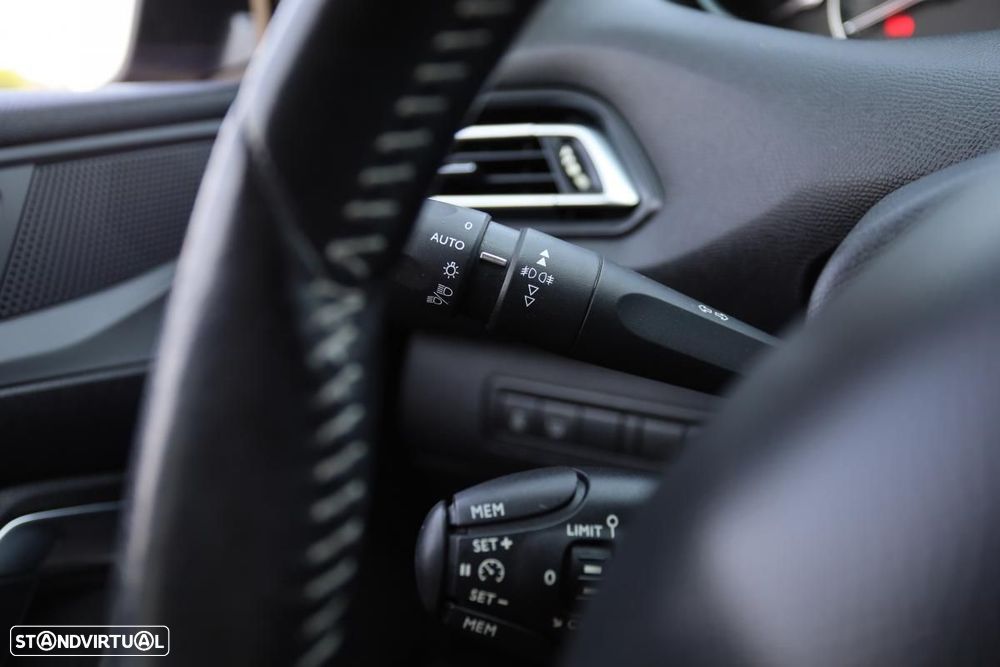 Peugeot 308 1.6 BlueHDi Allure - 16