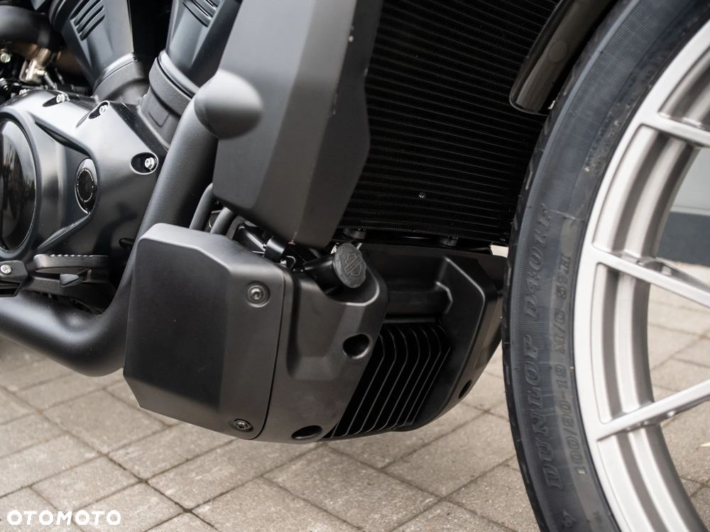 Harley-Davidson Sportster Nightster 975 - 9