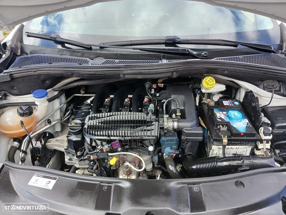 Peugeot 2008 1.2 PureTech Style - 24